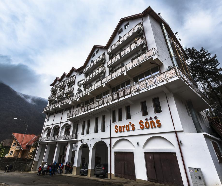 ホテルSara'S Sons Băile Herculane エクステリア 写真